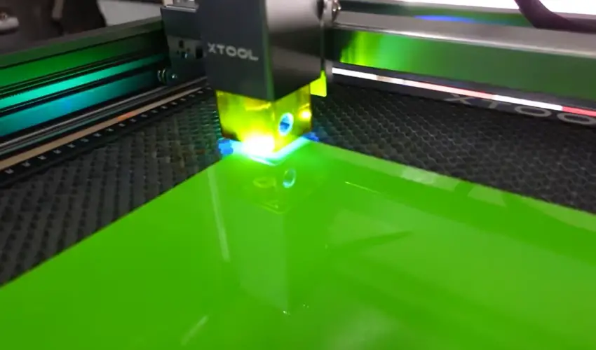 Engraving Green Acrylic With Our xTool D1 Pro 10W Diode Laser Engraver